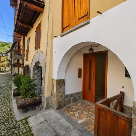 Hostdomus - Petit Bleu Appartement Cesana Torinese